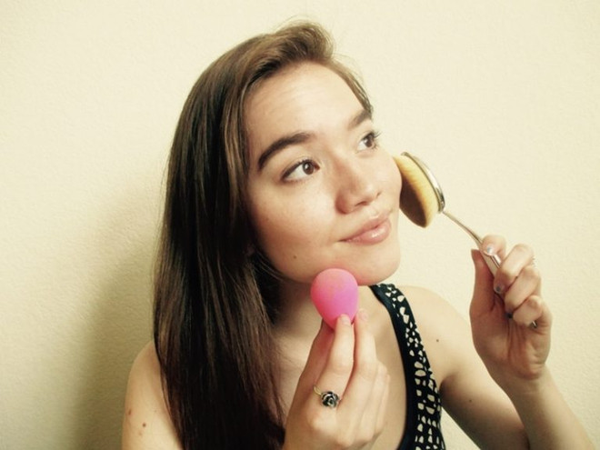 Bí quyết tán kem nền bằng cọ 'đỉnh' như chuyên gia ảnh 5