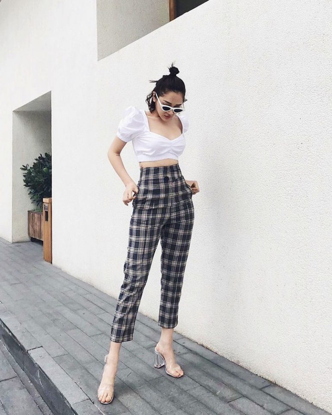 Áo váy tay phồng “thống trị” mùa hè, hớp hồn các cô nàng nữ tính ảnh 2