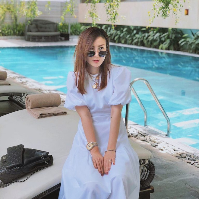 Áo váy tay phồng “thống trị” mùa hè, hớp hồn các cô nàng nữ tính ảnh 12