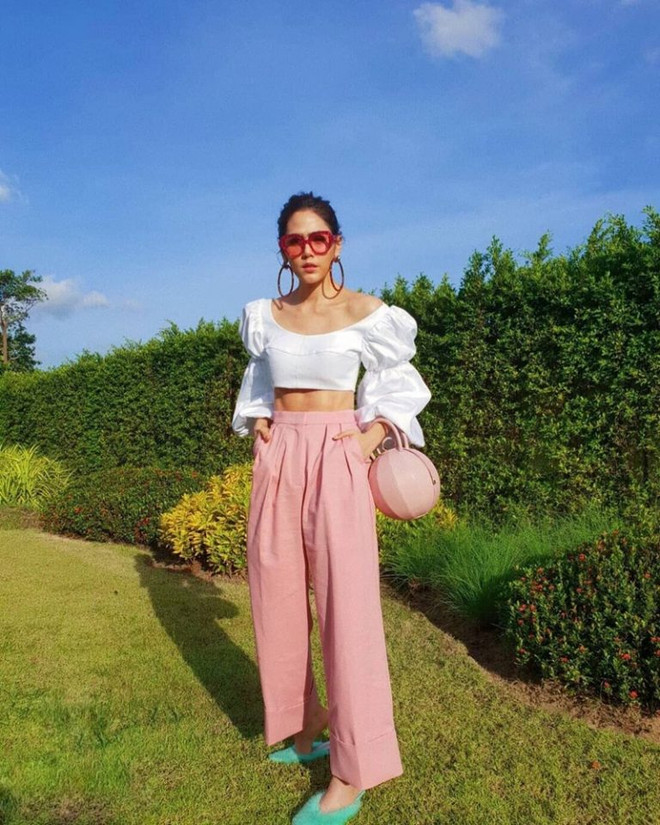 Áo váy tay phồng “thống trị” mùa hè, hớp hồn các cô nàng nữ tính ảnh 1