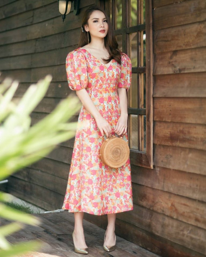 Áo váy tay phồng “thống trị” mùa hè, hớp hồn các cô nàng nữ tính ảnh 13