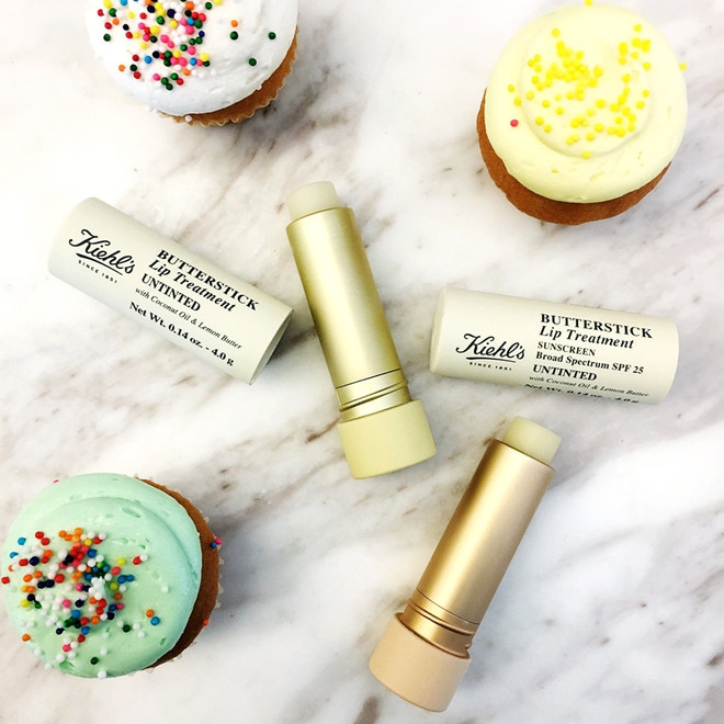 10 loại son dưỡng chứa dầu dừa giúp đôi môi luôn mềm mượt ảnh 10