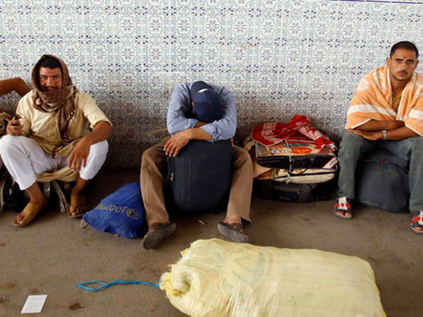 Ai Cập sơ tán công dân mắc kẹt tại biên giới Libya-Tunisia ảnh 1