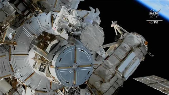 NASA và ESA sắp thực hiện 2 chuyến đi bộ ngoài không gian ảnh 1