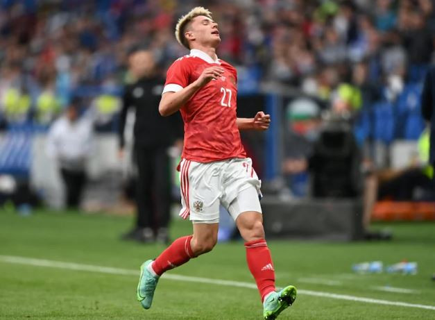 EURO 2020: Hậu vệ Mostovoy rời khỏi tuyển Nga do dính COVID-19 ảnh 1