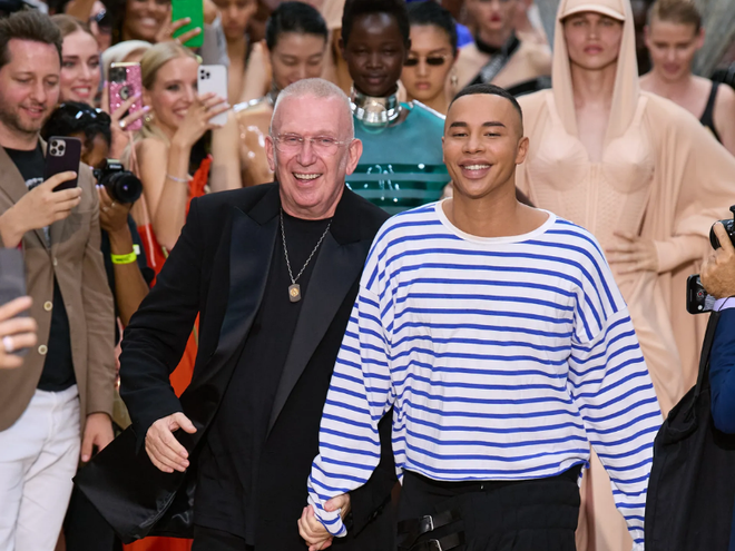 Sự nổi loạn và phá cách đặc trưng trong bộ sưu tập mới của Balmain ảnh 1