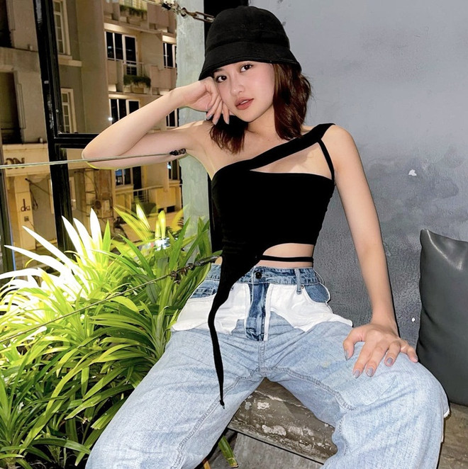 Chiêm ngưỡng loạt street style "cool" hết mức của dàn mỹ nhân Việt ảnh 25