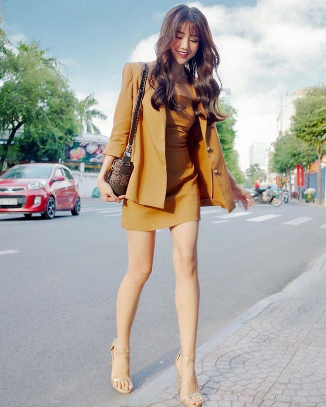 Chiêm ngưỡng loạt street style "cool" hết mức của dàn mỹ nhân Việt ảnh 23