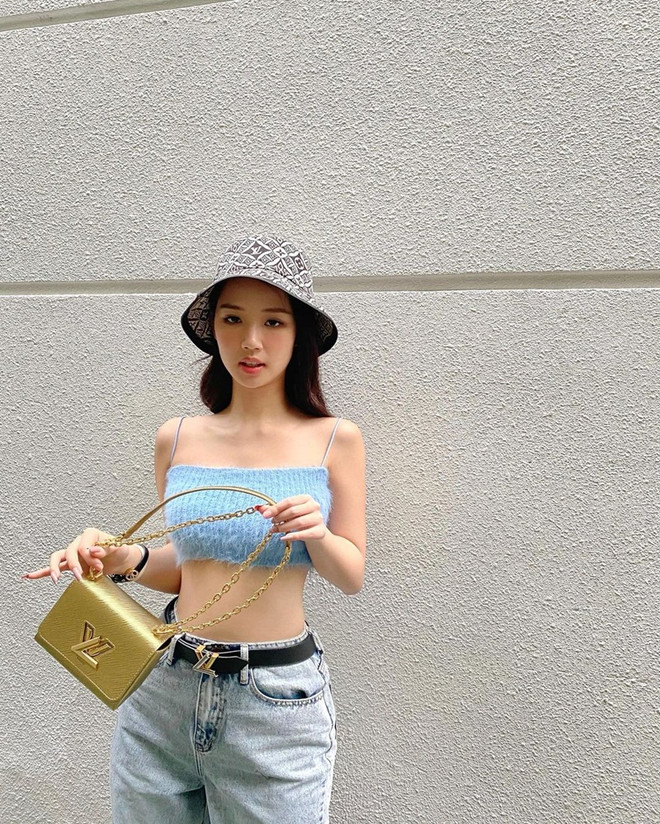 Chiêm ngưỡng loạt street style "cool" hết mức của dàn mỹ nhân Việt ảnh 10