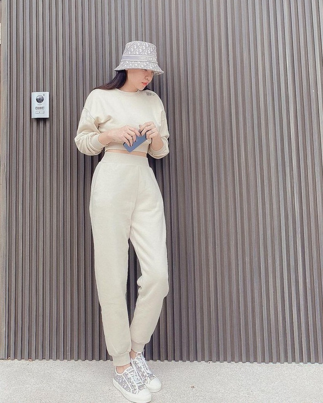 Chiêm ngưỡng loạt street style "cool" hết mức của dàn mỹ nhân Việt ảnh 19