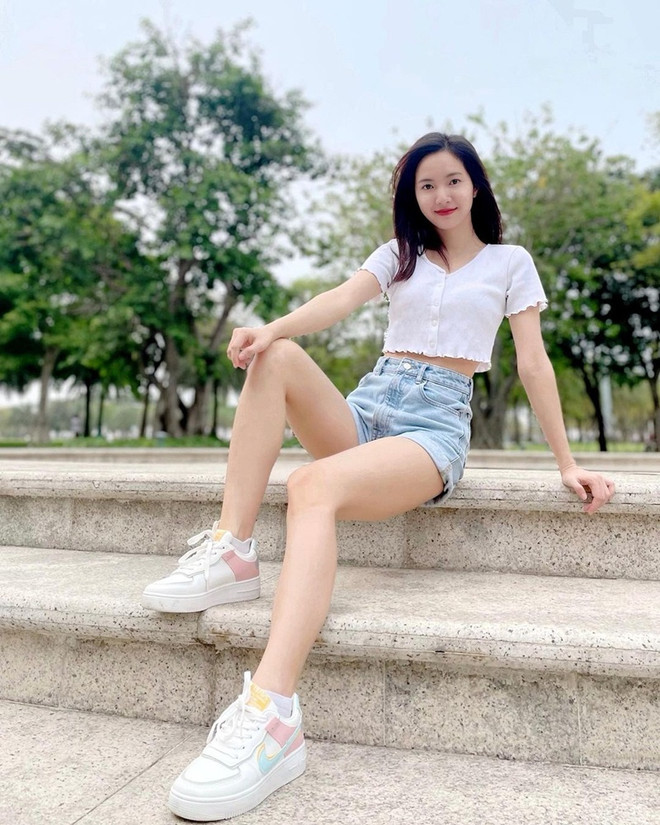 Ngất ngây với street style của Hồ Ngọc Hà, Khánh Linh và dàn sao Việt ảnh 23