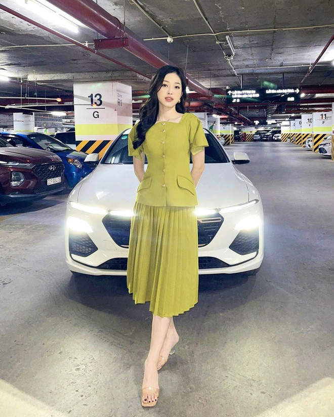 Ngất ngây với street style của Hồ Ngọc Hà, Khánh Linh và dàn sao Việt ảnh 9