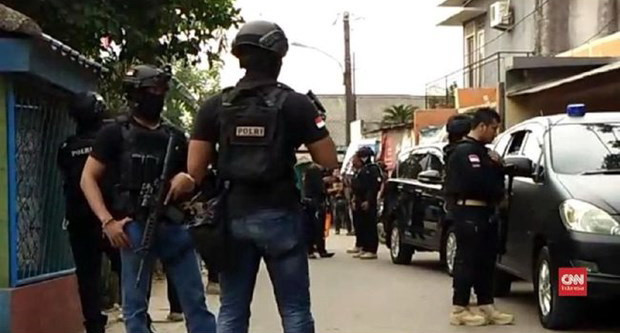 Indonesia phát hiện mánh khóe gây quỹ của nhóm khủng bố liên quan IS ảnh 1