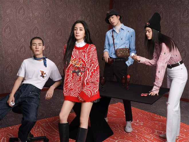 Lóa mắt trước món đồ đắt giá trong BST mừng Tết từ các nhà mốt xa xỉ ảnh 12