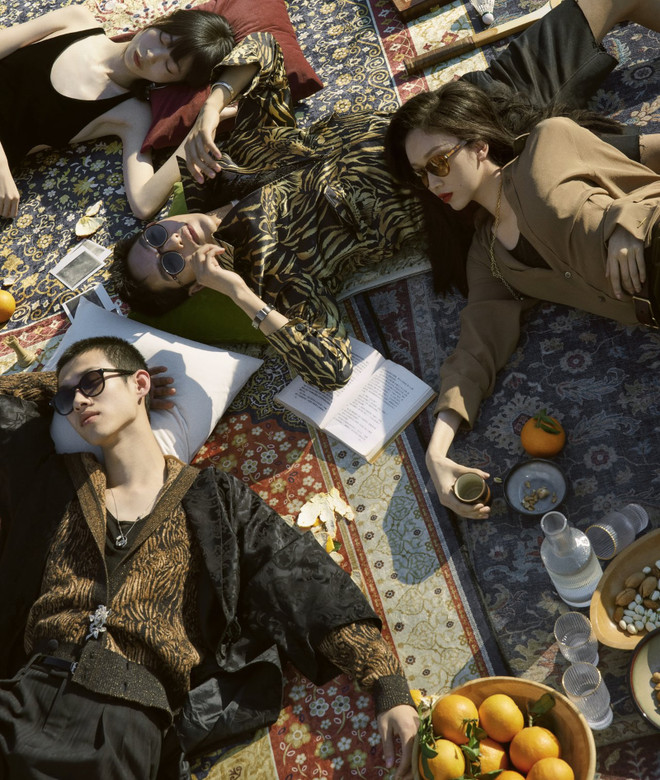 Lóa mắt trước món đồ đắt giá trong BST mừng Tết từ các nhà mốt xa xỉ ảnh 28