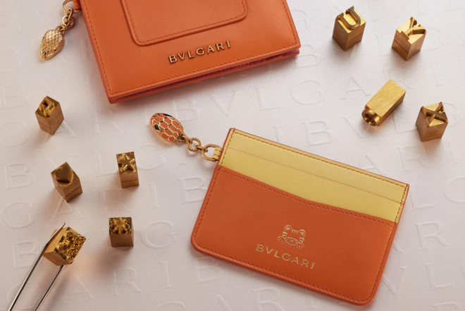 Lóa mắt trước món đồ đắt giá trong BST mừng Tết từ các nhà mốt xa xỉ ảnh 30