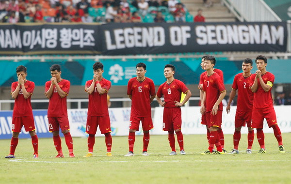 18.000 người Hàn Quốc muốn tước còi trọng tài bắt trận Việt Nam-UAE ảnh 1