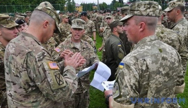 Ukraine tập trận chung với NATO trong khi vẫn căng thẳng với Nga ảnh 1