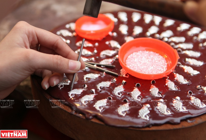 Phố Hàng Bạc - nơi chế tác kim hoàn và bán đồ mỹ nghệ vàng bạc ảnh 1