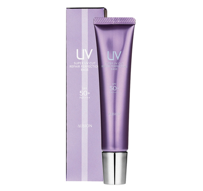 Albion – Super UV Cut Repair Perfection Base: Kem lót mỏng như huyết thanh có chỉ số chống nắng cao không kém bất kỳ sản phẩm chống tia UV nào khác: SPF50+ PA++++. Kết cấu mỏng và không gây vón cục. Bí quyết sử dụng kem chống nắng đúng cách và hiệu quả trong mùa Đông ảnh 2