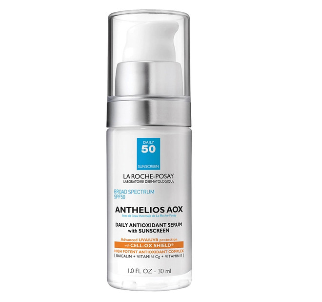 La Roche-Posay - Anthelios AOX Daily Antioxidant Serum With Sunscreen: Huyết thanh chống oxy hóa kết hợp chống nắng đầu tiên của La Roche-Posay, được điều chế với công nghệ Cell-Ox Shield® và phức hợp chống oxy hóa cực mạnh giúp cải thiện rõ rệt sự xuất hiện của nếp nhăn, vết thâm và kết cấu da. Bí quyết sử dụng kem chống nắng đúng cách và hiệu quả trong mùa Đông ảnh 5