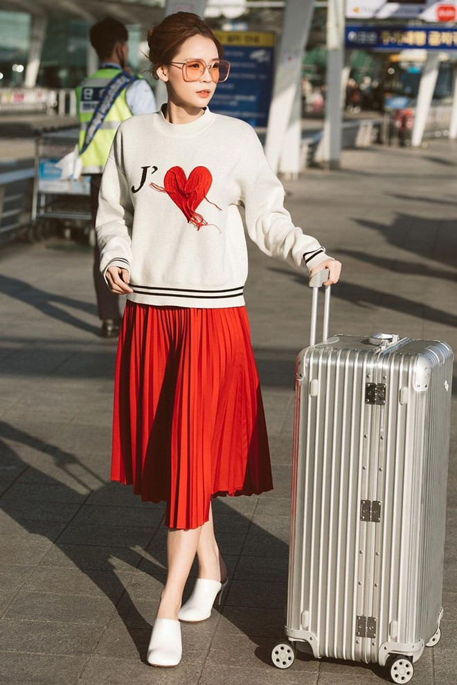 Street style ngập tràn sắc màu rực rỡ của dàn mỹ nhân Việt ảnh 8