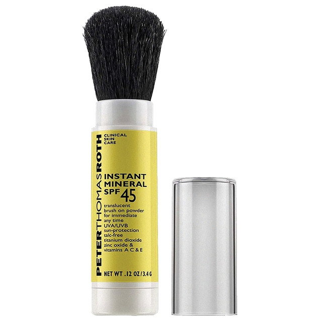 Peter - Thomas Roth Instant Mineral SPF 45: Món mỹ phẩm bỏ túi tiện lợi, bạn có thể dùng nó vào bất cứ lúc nào trong ngày để củng cố lớp nền và khả năng tự bảo vệ của làn da. Bí quyết sử dụng kem chống nắng đúng cách và hiệu quả trong mùa Đông ảnh 6