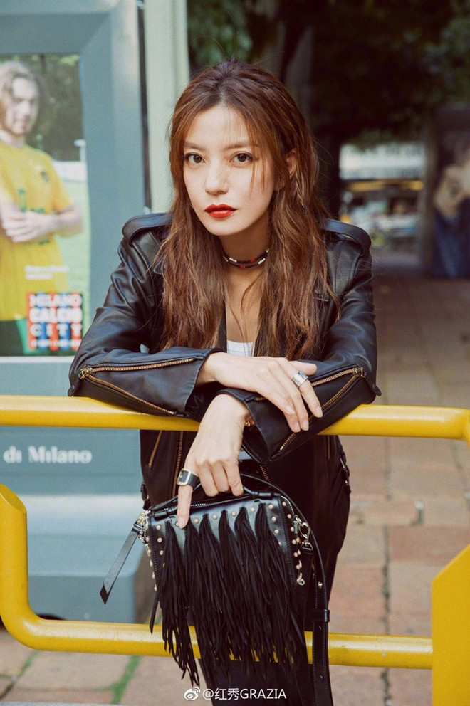 Nhờ giảm 15kg, Triệu Vy “lột xác” thành sao nữ sành điệu ở tuổi 42 ảnh 10