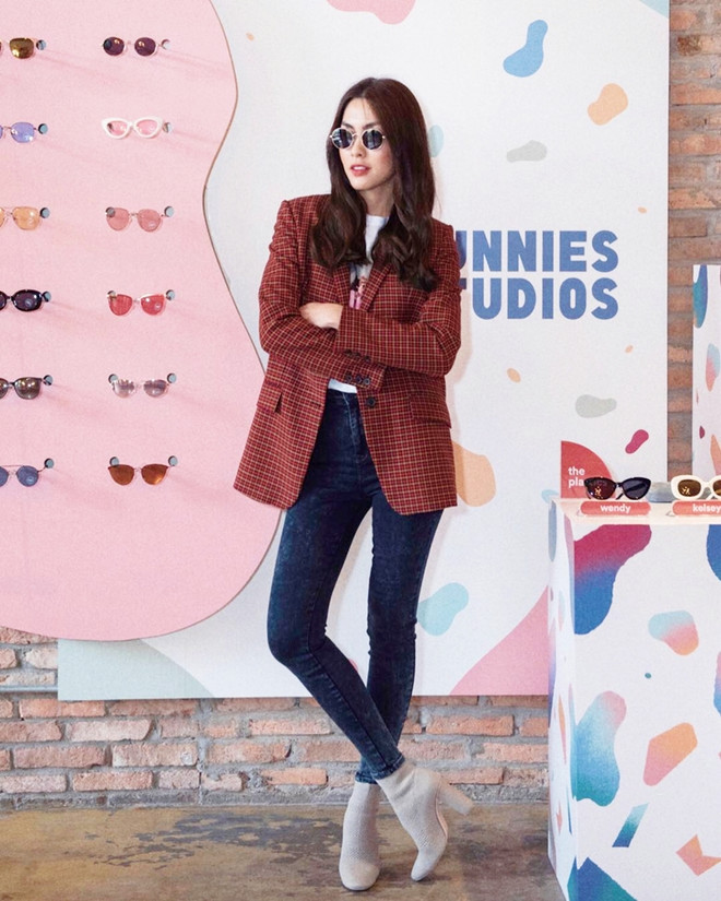 Trang phục nào được các sao Việt sủng ái trong những ngày chớm Thu? ảnh 2