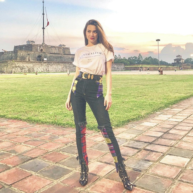 Trang phục nào được các sao Việt sủng ái trong những ngày chớm Thu? ảnh 3