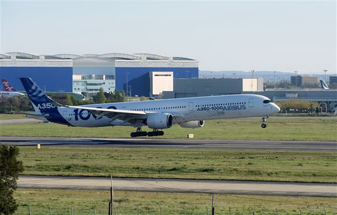 Hãng Airbus giảm mạnh sản lượng tới 40% do dịch COVID-19 ảnh 1