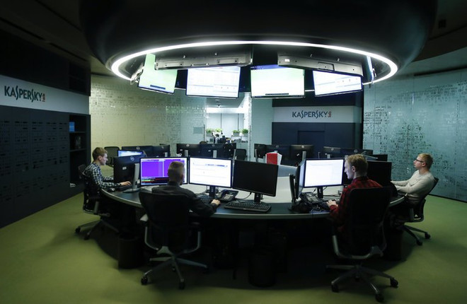 Ảnh minh họa. (Nguồn: Reuters) Một nghị sỹ EU đề xuất cấm sử dụng phần mềm Kaspersky của Nga ảnh 1