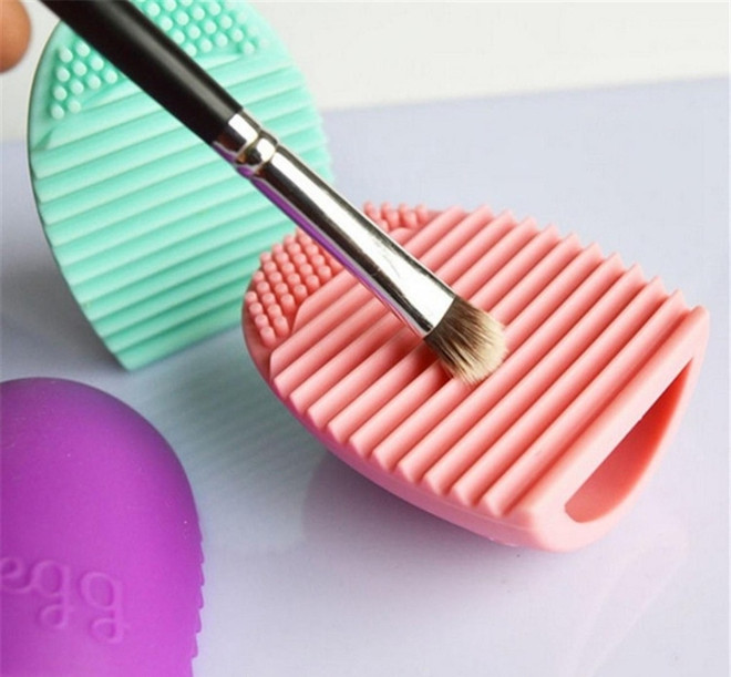 5 món bảo bối giúp bạn vệ sinh cọ trang điểm nhanh và nhàn hơn ảnh 3