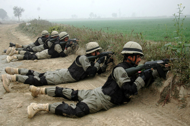 Quân đội Ấn Độ-Pakistan đụng độ ở biên giới, 2 binh sỹ tử vong ảnh 1