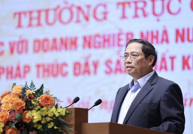 Thủ tướng Phạm Minh Chính phát biểu tại Hội nghị Thường trực Chính phủ làm việc với các doanh nghiệp nhà nước. (Ảnh: Dương Giang-TTXVN) Tháo gỡ khó khăn, thúc đẩy sản xuất của doanh nghiệp Nhà nước ảnh 1