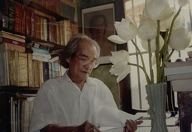 Tiếp nhận tài liệu của Nhà văn Sơn Tùng do gia đình trao tặng ảnh 2