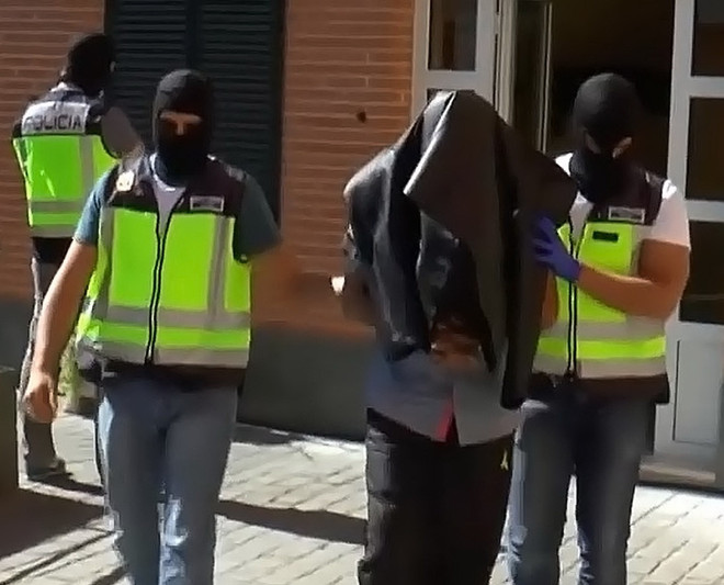 Châu Âu trấn áp các tay súng khủng bố muốn tham chiến tại Syria ảnh 1