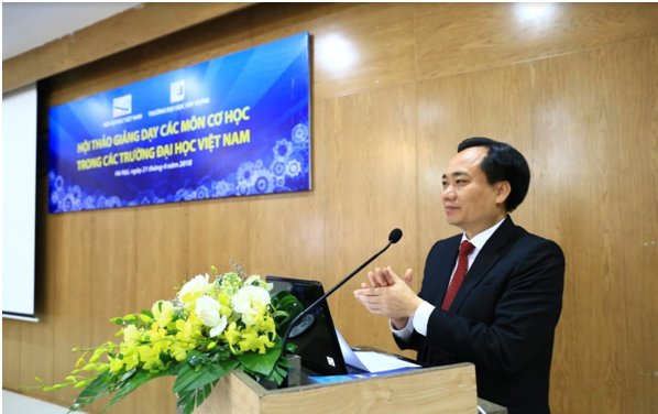 Phó giáo sư-tiến sỹ Phạm Xuân Anh - Phó Hiệu trưởng Trường Đại học Xây dựng, phát biểu tại hội thảo. Chia sẻ thông tin về giảng dạy cơ học trong trường đại học Việt Nam ảnh 3