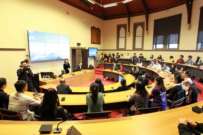 Phó Chủ tịch nước thăm RMIT, giao lưu sinh viên Việt tại Australia ảnh 2