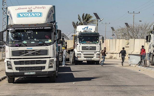 Israel mở cửa khẩu thương mại cho phép chuyển hàng viện trợ tới Gaza ảnh 1