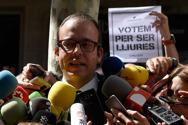 Cảnh sát Tây Ban Nha lục soát các trụ sở của chính quyền Catalonia ảnh 1