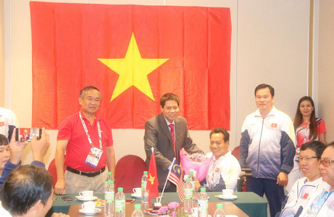 Đại sứ Việt Nam tại Malaysia động viên đoàn thể thao tại Para Games 9 ảnh 2