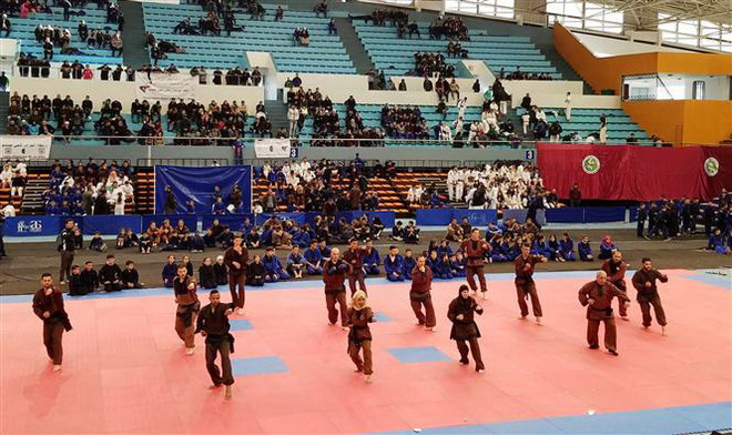 Đại sứ gặp gỡ đoàn vận động viên võ cổ truyền Việt Nam tại Algeria ảnh 1