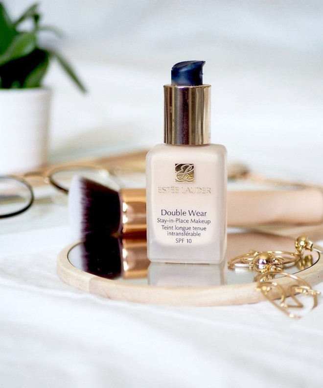 Bí quyết giúp bạn đi chúc Tết cả ngày không lo lớp trang điểm phai màu ảnh 2