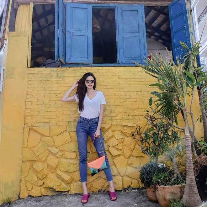 Đại tiệc street style của dàn sao Việt trước thềm Tết Nguyên đán ảnh 26