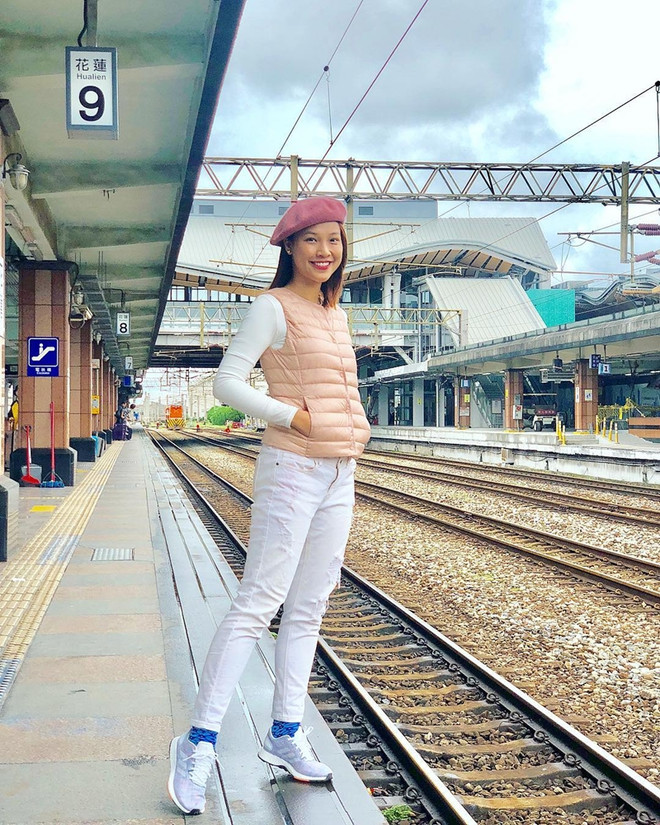 Đại tiệc street style của dàn sao Việt trước thềm Tết Nguyên đán ảnh 24