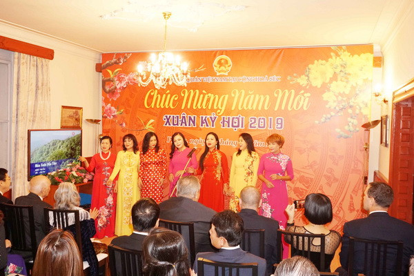 Đậm đà không khí Tết cổ truyền Việt Nam tại Cộng hòa Séc ảnh 3