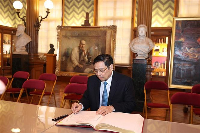 Việt Nam-Pháp quyết tâm làm sâu sắc hơn quan hệ đối tác chiến lược ảnh 2