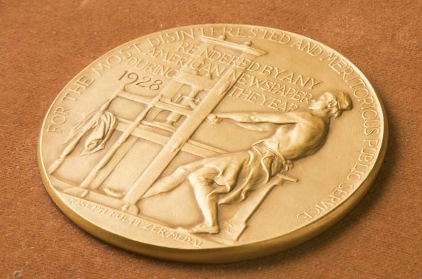 Pulitzer vinh danh tuyến tin về COVID-19, bạo lực sắc tộc George Floyd ảnh 1