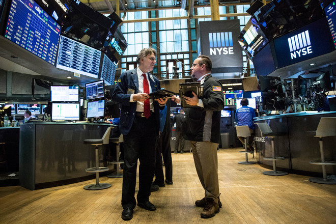 Fed duy trì lãi suất thấp, chứng khoán Mỹ đồng loạt tăng điểm ảnh 1